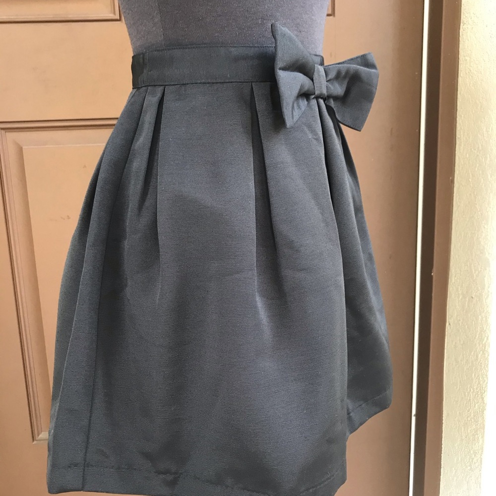 Black ribbed rayon mini skirt with bow - Picture 2 of 4